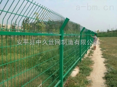 围栏铁丝网荷兰网围栏厂双边丝护栏网片机场围栏防护栏
